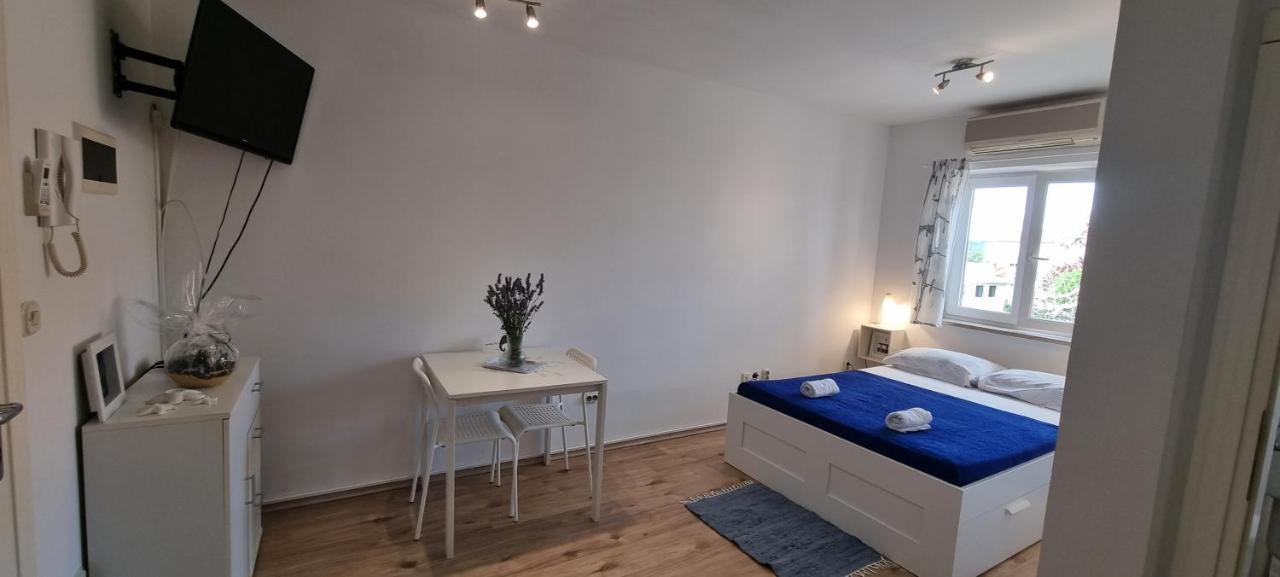 Tiny Studio Big Living Apartment Rovinj Ngoại thất bức ảnh